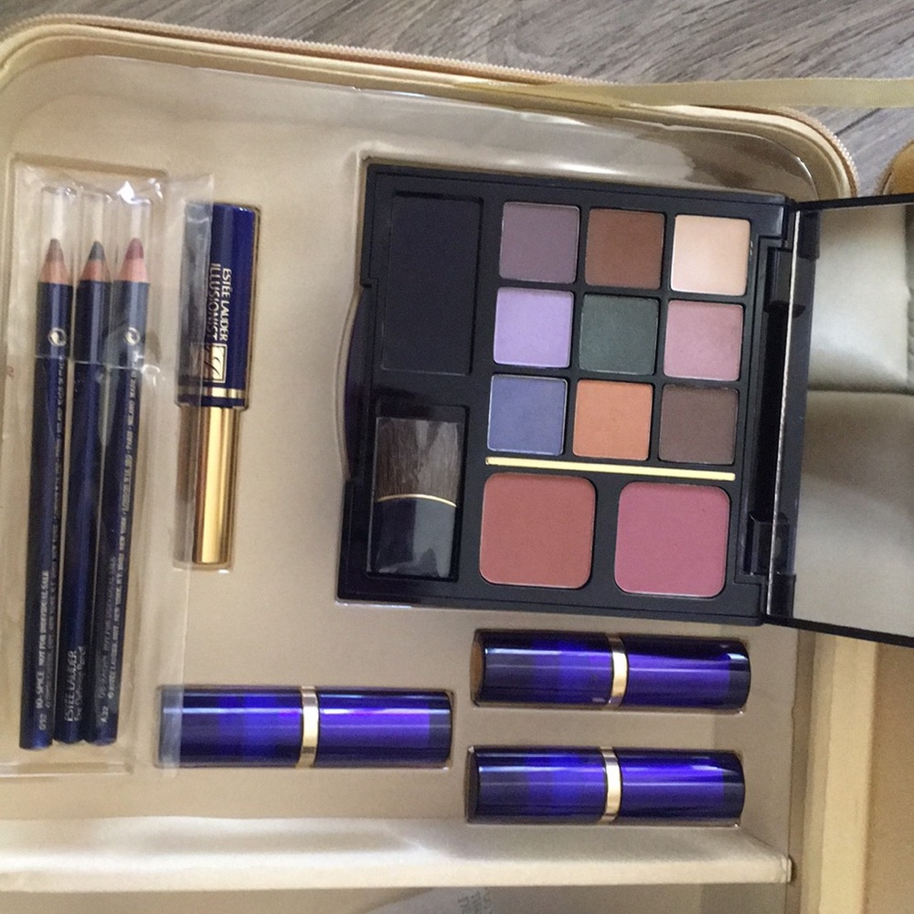 Estée Lauder vintage makeup kit